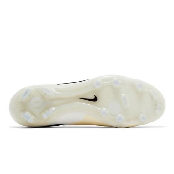 Athletic_Shoes